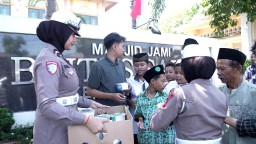 Srikandi Giri Satlantas Polres Gresik Hadir di Tengah Masyarakat