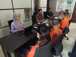 Bongkar Jaringan Narkoba di Wilayah Dukun Satreskoba Polres Gresik Berhasil Mengamankan Beberapa Paket Sabu dan Ribuan