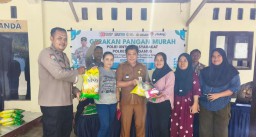 Polsek Cukuh Balak Gelar Gerakan Pangan Murah, 100 Sak Beras Ludes Terjual