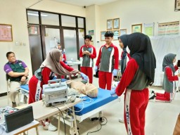 Prodi D3 Keperawatan Unimus Semarang Gelar Pelatihan BTCLS untuk Mahasiswa Keperawatan Tahun 2025