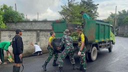 TNI dan Warga Sanur Kaja Bersatu Jaga Kebersihan Lewat Karya Bakti