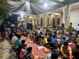 Ngaji Maulid, Nggayuh Barokah Bersama Kiyai Buchori Di Desa Jaddih Kecamatan Socah kabupaten Bangkalan