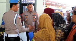 Pendaftar SKCK Membludak, Polres Tanggamus Tambah Fasilitas Tenda dan Kursi