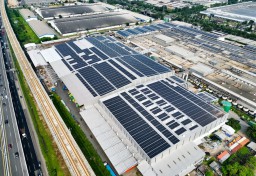 WINGS Group Pasang PLTS Atap 36 MWp di Delapan Pabrik