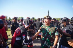 Pangdam IX/Udayana Hadiri Gelar Agung Pecalang, Dorong Sinergi Kearifan Lokal dan Aparat Keamanan