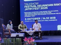 OJK Ingatkan Bahaya Pinjol Ilegal dan Investasi Bodong di Festival Keuangan Rakyat Jatim Fest 2025