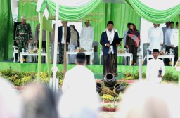 Bupati Pringsewu Pimpin Upacara Hari Santri Nasional 2025