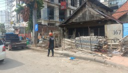 Gedung 12 Lantai di Jantung Surabaya Disorot: Izin Kabur, Oknum GARNISUN Nongol