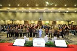 OJK Dorong Generasi Muda Jadi Penggerak Ekosistem Keuangan Syariah Melalui ISFO 2025