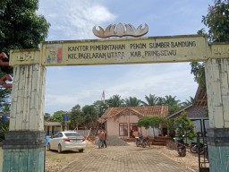 Diduga Pembangunan Rehab Pekon Sumber Bandung Tidak Sesuai Spesifikasi "APD dan Papan Informasi"