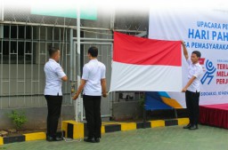 Lapas Kelas IIA Sidoarjo Gelar Upacara Peringatan Hari Pahlawan 2025