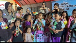 Polres Lumajang Dampingi Anak-anak Pengungsi Semeru: Beri Hiburan dan Pulihkan Trauma