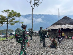 Satgas Yonif 743/PSY Hadirkan Keceriaan Anak-Anak dan Layanan Kesehatan Gratis di Kampung Pruleme