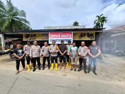 Kapolres Tapsel Resmikan Bengkel Servis Gratis untuk Warga Terdampak Banjir Bandang di Batang Toru