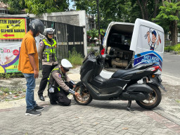 Polres Gresik Turunkan Mobil 'KELINGAN AMAN'  Layanan Gratis Libur Nataru