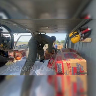 Gunakan Helikopter Panther, Dorongan Logistik Disalurkan TNl AL di Desa Sulum Aceh Tamiang
