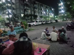 Warga Rusun Tanah Merah Gelar Penjagaan Malam Kolektif: Harmoni Sosial dari Jantung Kota Surabaya