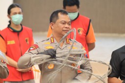 Polrestabes Surabaya Amankan Komplotan Pelaku Pencurian Kabel Telkom dan PJU