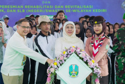 26 SMA, SMK, dan SLB di Kediri Direvitalisasi, Khofifah Dorong Transformasi Pendidikan Berkelanjutan