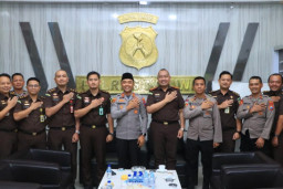 Kunker Kejaksaan Negeri Ngawi Mempererat Hubungan Sinergitas Sekaligus Memberi Ucapan Selamat Kepada Kapolres Baru
