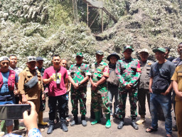 Paksa Lakukan Pungli Kembali Kuasa Hukum Tumpak Sewu Tempuh Jalur Hukum