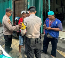 Melaksanakan Penertiban Aksi Pungutan Liar serta Juru Parkir Liar Di Wilayah Hukum Polsek Bubutan Surabaya