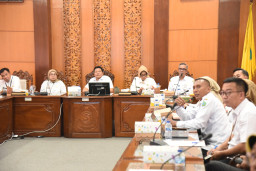 Bupati Minta Kecamatan dan Dinas PUBMSDA Sidoarjo Simultan Garap  ‎Perbaiki Jalan