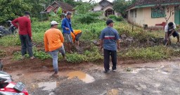 PKS Pardasuka Inisiasi Gotong Royong, Pastikan Jalan Nyaman Meski Mendung Menggelayut