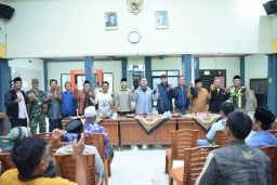 Kapolres Gresik Tegaskan Komitmen Jaga Kamtibmas Usai Mediasi Warga Campurejo dan Banyutengah ‎