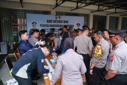 Wujudkan Zero Narkoba Polres Jember Test Urine Mendadak Bagi Para Perwira ‎