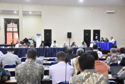 KPPU Putus 97 Pinjol Bersalah, Denda Capai Rp755 Miliar dalam Perkara Penetapan Bunga