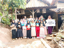 Menguatkan Generasi Qur’ani, IZI Lampung Salurkan Mushaf ke TPQ Pringsewu