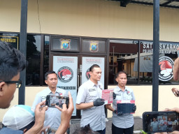 Polres Tanjungperak Ungkap Jaringan Pengedar Sabu, 4 Tersangka Diamankan di Surabaya ‎