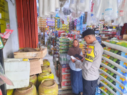 Polres Lumajang Intensifkan Pengecekan LPG 3 Kg, Pastikan Distribusi Tepat Sasaran ‎ ‎ ‎LUMAJANG, zonaperistiwa.com – Po