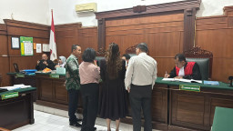Dua saksi tergugat yang dihadirkan di PN Surabaya
