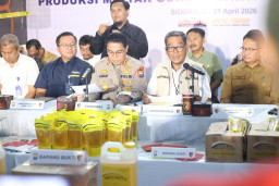 Polda Jatim Ungkap Produksi MinyaKita Ilegal, Empat Orang  Ditetapkan Tersangka ‎