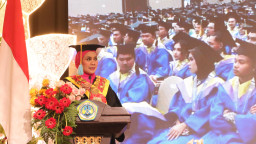 Dari Kampus ke Dunia Nyata, 972 Wisudawan Unitomo Didorong Jadi Pencipta Lapangan Kerja