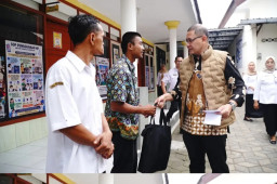 Komitmen Pendidikan Inklusif, Kadisdik Jatim Tinjau SLB Negeri 4 Kota Blitar