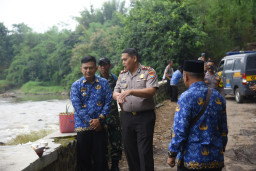 Polres Bondowoso Bangun Jembatan Merah Putih Presisi Hadirkan Manfaat Nyata bagi Warga ‎