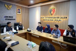 SIARAN PERS POLRI ‎Desk Ketenagakerjaan Polri Tunjukkan Kinerja Nyata, Sejalan dengan Arahan Presiden pada May Day 2026