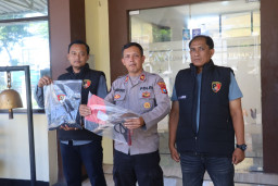 Polsek Kenjeran Amankan Residivis, Bobol Rumah Tetangga Saat Ditinggal Mudik. 