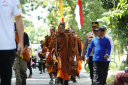 Semangat Persaudaraan, Kemenag Jatim Sambut 57 Bhikkhu dalam Rangkaian Indonesia Walk for Peace 2026 ‎