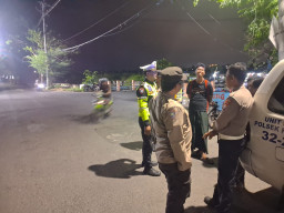 Antisipasi Banjir Rob, Polres Pelabuhan Tanjung Perak Gencarkan Sosialisasi dan Imbauan di Kawasan Pesisir Surabaya