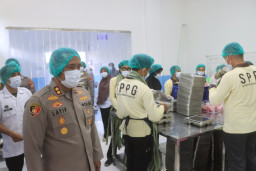 SPPG Polres Probolinggo di Maron Distribusikan 2.441 Penerima Manfaat MBG ‎
