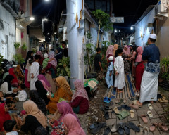 Ultah ke-29 Diajeng Putri Fathikul Hikmah Dirayakan dengan Pengajian dan Santunan Anak Yatim