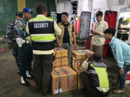 Barantin Gagalkan Penyelundupan 493 Ekor Burung Di Pelabuhan Ketapang, Banyuwang
