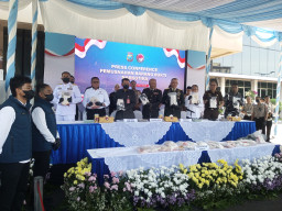 Kapolda Jatim Gandeng Pangdam V Brawijaya Bersama Instansi Lainnya Memberantas dan Musnahkan Puluhan Kilogram Narkotika