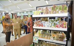 Kadindik Jatim Tinjau Hasil Panen Program SIKAP, PROTEG dan SMA Double Track