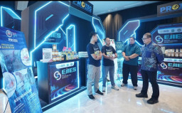 Kadindik Jatim Tinjau Booth PROTEG di EJIES, Dorong Kesejahteraan Guru Lewat Ekonomi Produktif