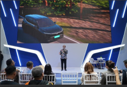 VinFast Tampilkan VF MPV 7 untuk Pertama Kalinya di IIMS Surabaya 2026